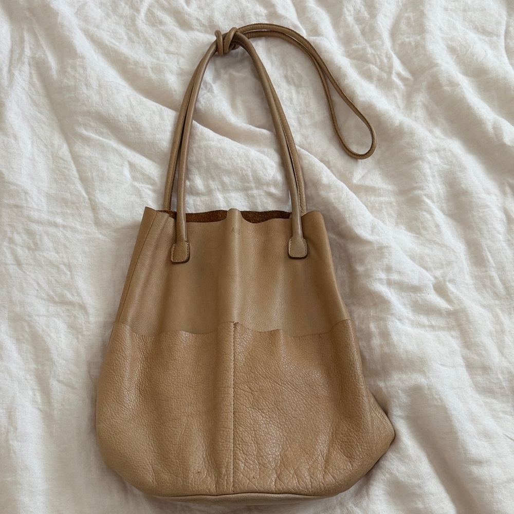 Are Studio barre barrel bag